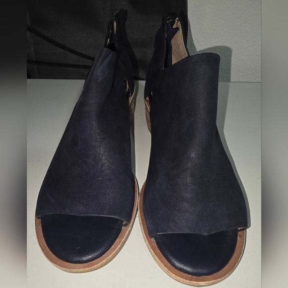 Sofft blue suede  size 6 - Picture 3 of 6